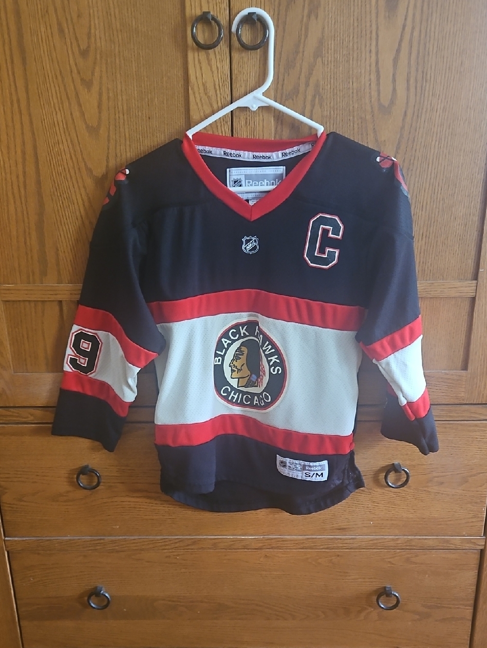 Reebok Chicago Blackhawks Kids Hockey Jersey - Black & Red Toews .BOGO